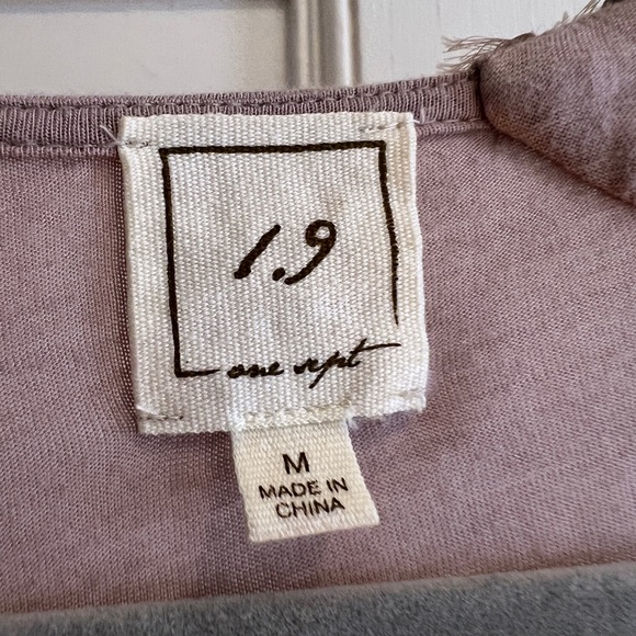 1.9 “one sept” lavender blouse with chiffon detailing - Picture 4 of 5